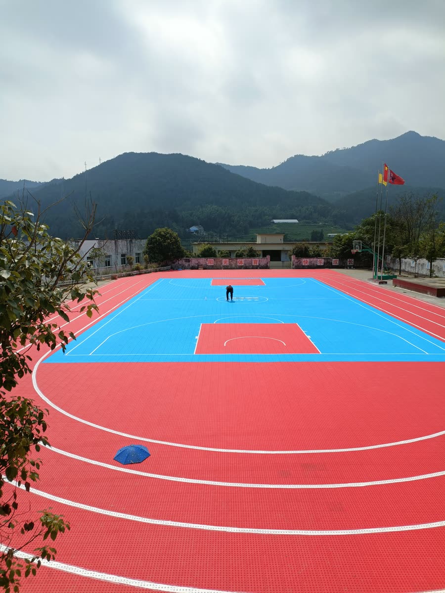 潜山市运动场地整体建设拼装运动地板工程案例