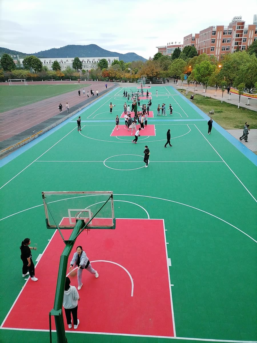 四川某职业高中运动场地整体建设拼装运动地板工程案例