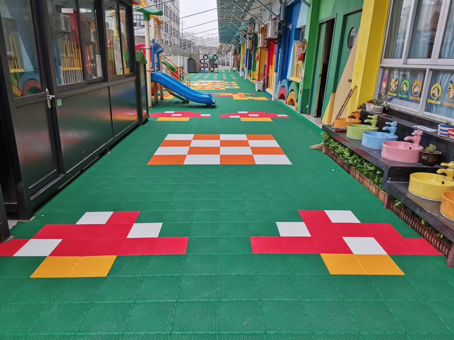 龙港幼龙幼儿园活动场地整体铺装拼装运动地板工程案例
