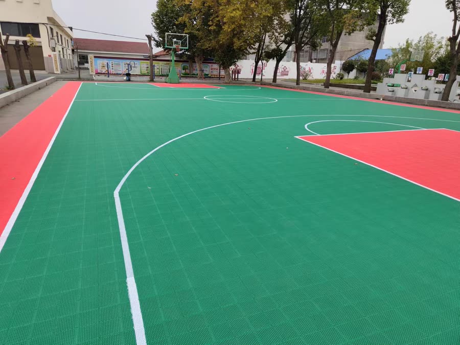 熊河中学运动场地整体建设拼装运动地板工程案例