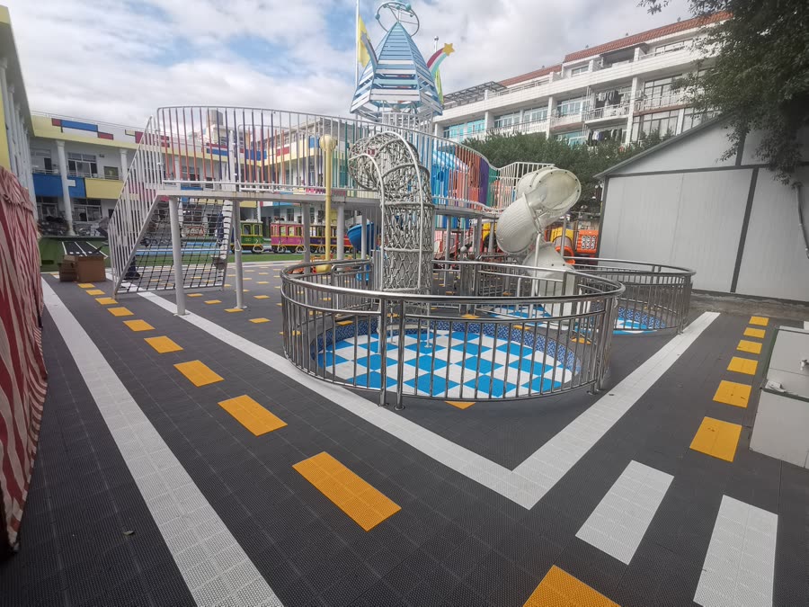 虹桥幼儿园活动场地整体铺装拼装运动地板工程案例