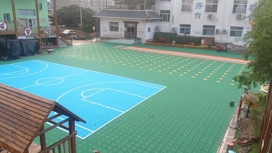 从江县第一幼儿园活动场地整体铺装拼装运动地板工程案例
