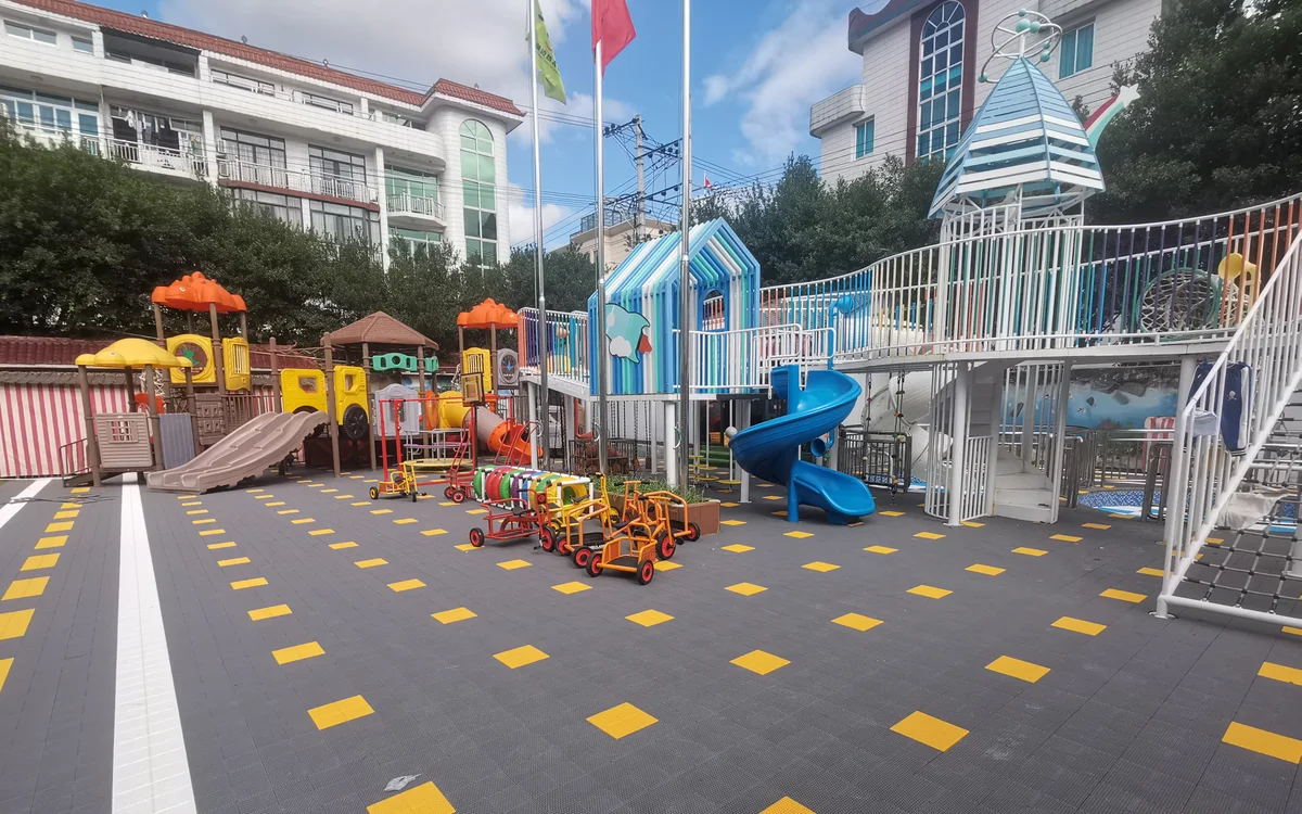 虹桥区域幼儿园户外活动场现场实拍