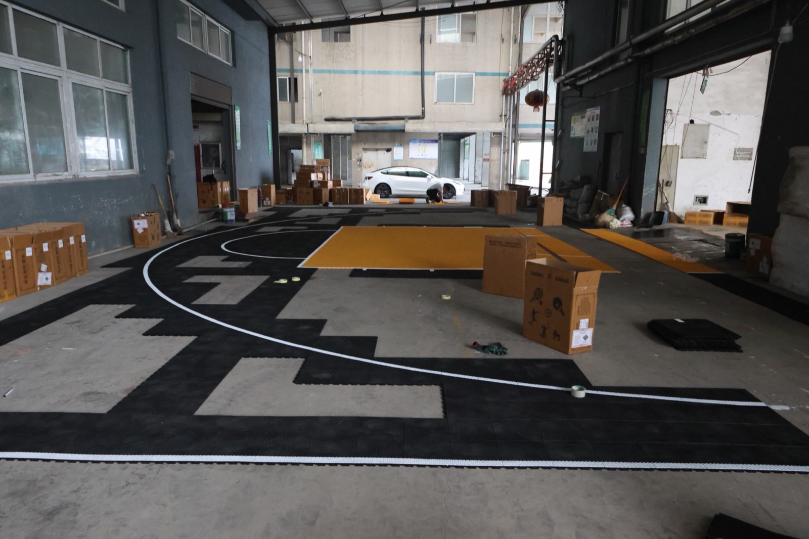 卡丁车赛道、品牌活动地面用悬浮地板怎么做? - 外贸卡丁车赛道 · 工厂预拼