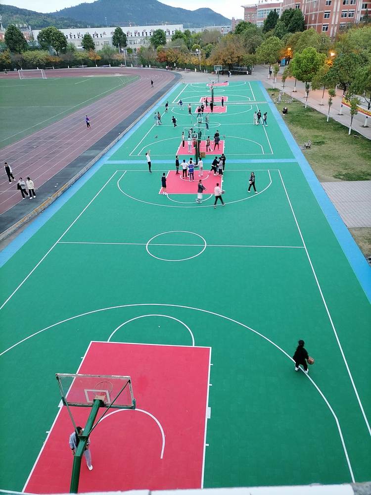 四川职业高中篮球场案例