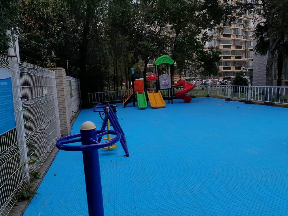 南京小区球场案例
